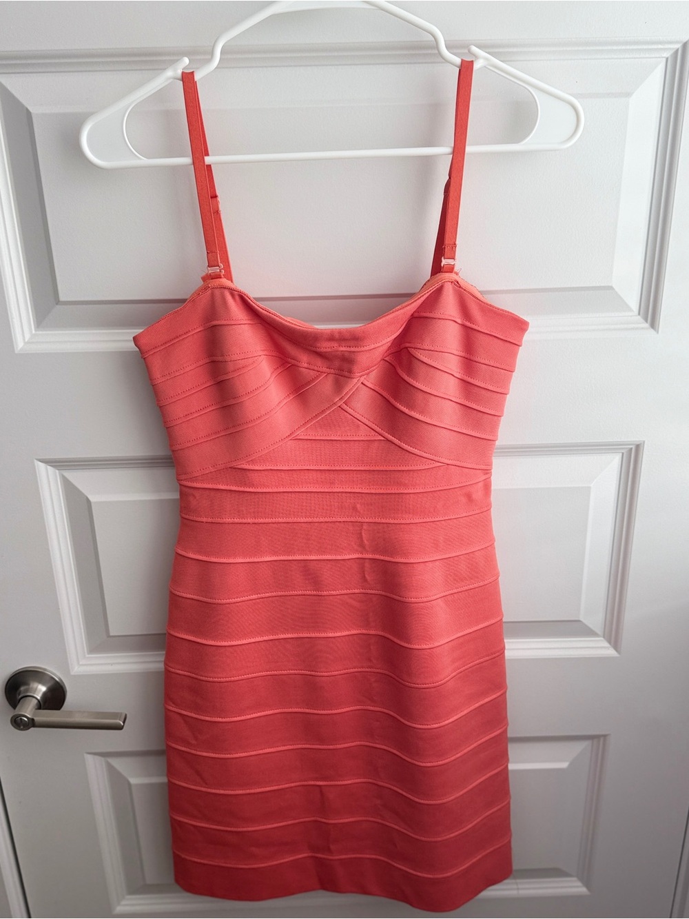 BCBGMAXAZRIA Coral Bandage Bodycon Dress – Size 4